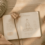 position lotus sur carnet yoga zen