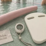 Abdos piscine ventre plat : frite et chronomètre en eau