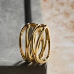 Bagues en or pour femme : styles, matériaux et conseils de choix
